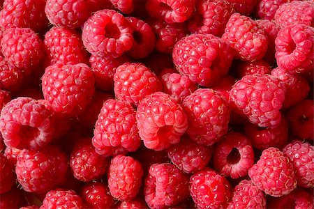 simsearch:400-07667203,k - Beautiful Red Summer Background of Ripe Juicy Raspberries Stock Photo - Budget Royalty-Free & Subscription, Code: 400-07667196