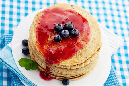 pancake bake - Breakfast food. Pancakes with jam and blueberries. Stock Photo - Budget Royalty-Free & Subscription, Code: 400-07668542