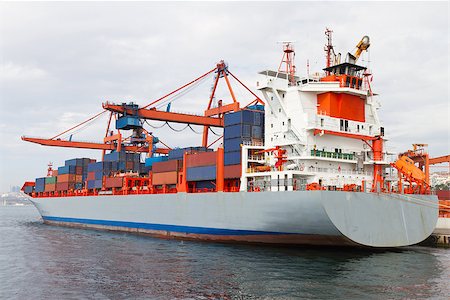 simsearch:693-03313840,k - Container Ship Foto de stock - Royalty-Free Super Valor e Assinatura, Número: 400-07669278