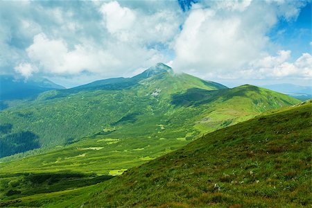 simsearch:400-07406491,k - Image of a beautiful carpathian mountains. Chornohora massif in eastern Carpathians. Photographie de stock - Aubaine LD & Abonnement, Code: 400-07669785