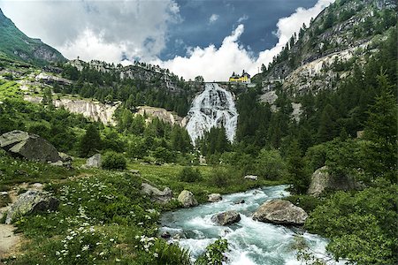 Waterfall of Toce river, Formazza Valley - Piedmont, Italy Foto de stock - Royalty-Free Super Valor e Assinatura, Número: 400-07660377