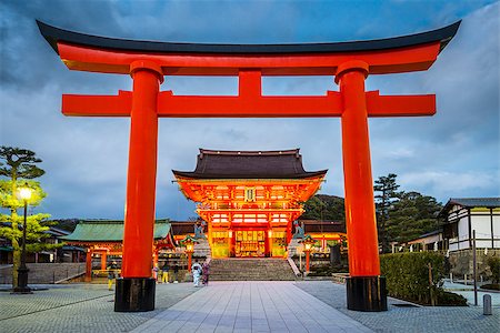 fushimi inari-taisha temple - Fushimi Inari Taisha Shrine in Kyoto, Japan. Photographie de stock - Aubaine LD & Abonnement, Code: 400-07661826