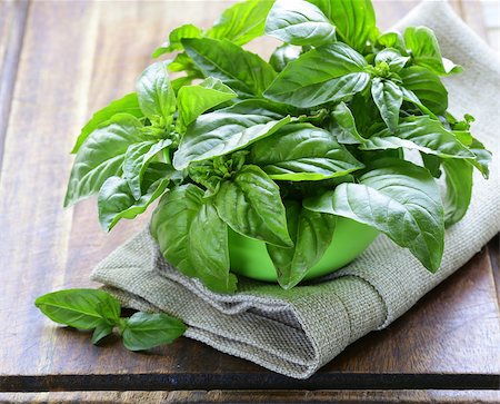 simsearch:400-07578178,k - fresh green basil on a wooden background Stock Photo - Budget Royalty-Free & Subscription, Code: 400-07662159