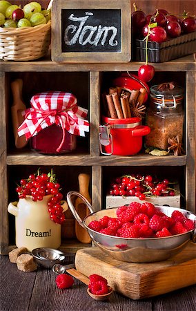 simsearch:400-06639321,k - Ingredients for cooking jam. Fresh berries, spices and brown sugar on an old rustic shelves. Vintage style. Stock Photo - Budget Royalty-Free & Subscription, Code: 400-07675972