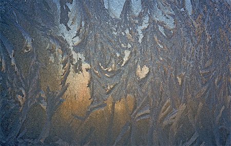 simsearch:400-04628388,k - Abstract pattern on a window glass made by frost Stockbilder - Microstock & Abonnement, Bildnummer: 400-07677816