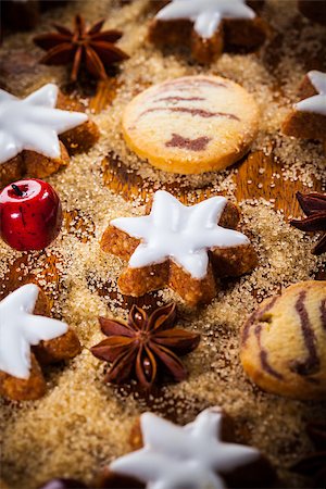 simsearch:400-04145237,k - Assortment of Christmas cookies and gingerbread Foto de stock - Royalty-Free Super Valor e Assinatura, Número: 400-07678566