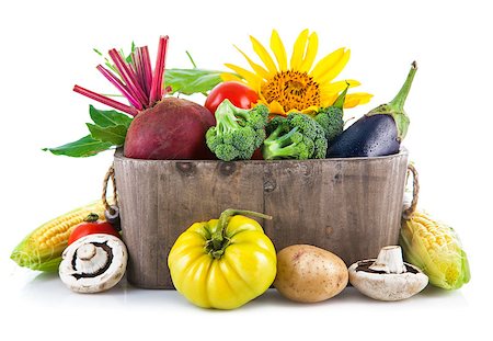 simsearch:400-08377901,k - Fresh vegetables in wooden basket. Isolated on white background Stock Photo - Budget Royalty-Free & Subscription, Code: 400-07670010