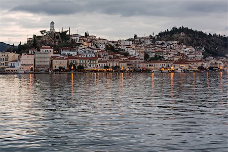 simsearch:400-04831572,k - Greece, the port of Poros island at dusk Foto de stock - Super Valor sin royalties y Suscripción, Código: 400-07670097