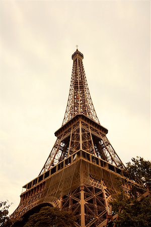 paris sepia - Eiffel Tower in Paris. France Stock Photo - Budget Royalty-Free & Subscription, Code: 400-07680011