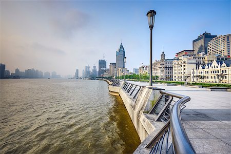 simsearch:400-08508400,k - Shanghai, China at the Bund in the early morning. Stock Photo - Budget Royalty-Free & Subscription, Code: 400-07680711