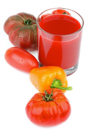 simsearch:400-06857433,k - Freshly Squeezed Tomato Juice with Various Tomatoes and Orange Bell Pepper isolated on White background Foto de stock - Super Valor sin royalties y Suscripción, Código: 400-07680841