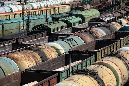 A train yard full of freight trains High Angle View Stock Photo - Budget Royalty-Free & Subscription, Code: 400-07681740