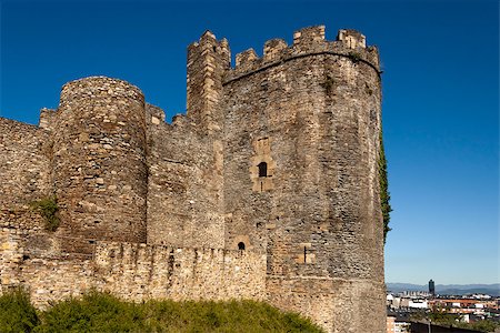 photojope (artist) - North tower of the medieval templar castle in Ponferrada, Bierzo, Spain. Fotografie stock - Microstock e Abbonamento, Codice: 400-07682680