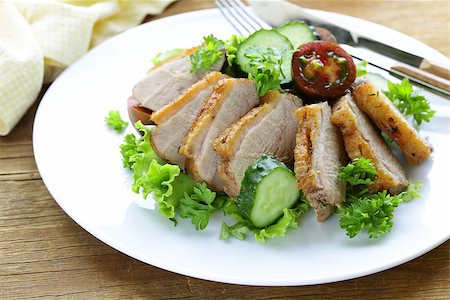 simsearch:400-05388182,k - salad with grilled duck fillet, tomato and green lettuce Fotografie stock - Microstock e Abbonamento, Codice: 400-07715087