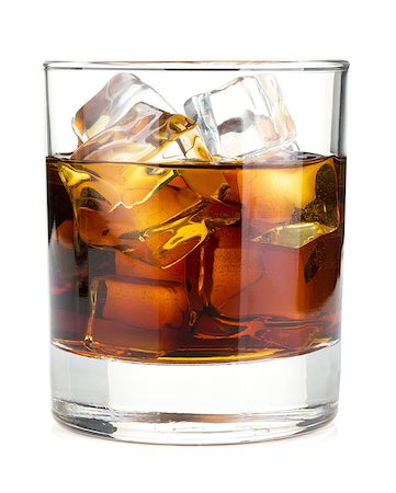 simsearch:400-04644372,k - Whiskey cola cocktail. Isolated on white background Foto de stock - Super Valor sin royalties y Suscripción, Código: 400-07719132