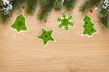 simsearch:400-07299371,k - Christmas fir tree and decor on wooden board with copy space Foto de stock - Super Valor sin royalties y Suscripción, Código: 400-07719157