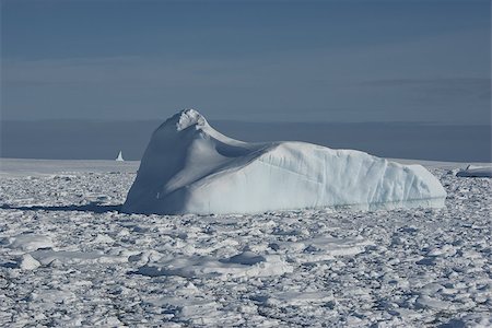 simsearch:628-02197991,k - Iceberg in Antarctic Ocean - 4. Fotografie stock - Microstock e Abbonamento, Codice: 400-07713544