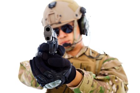 simsearch:400-07676882,k - closeup of  soldier with a gun isolated on white background Fotografie stock - Microstock e Abbonamento, Codice: 400-07720023