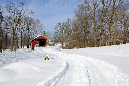 Pool Forge Covered Bridge with snow in Lancaster County,Pennsylvania, USA. Photographie de stock - Aubaine LD & Abonnement, Code: 400-07748942