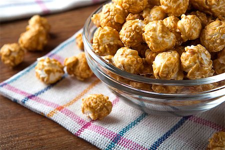 a lot of golden caramel corn close up Stock Photo - Budget Royalty-Free & Subscription, Code: 400-07749020