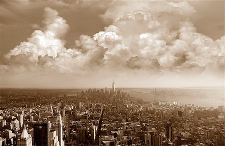 simsearch:400-04782234,k - NEW YORK CITY - MAY 17: New York City Manhattan skyline aerial view with Empire State and skyscrapers  May 17, 2013 in Manhattan, New York City Stockbilder - Microstock & Abonnement, Bildnummer: 400-07749023