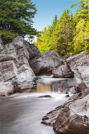 Broad River Along Moose Horn Trail  (Fundy National Park, New Brunswick, Canada) Foto de stock - Super Valor sin royalties y Suscripción, Código: 400-07755871