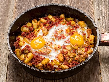close up of rustic minced corned beef  potato hash Stock Photo - Budget Royalty-Free & Subscription, Code: 400-07774517