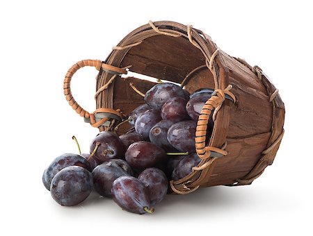 simsearch:400-07210105,k - Plums in a basket isolated on white Foto de stock - Royalty-Free Super Valor e Assinatura, Número: 400-07775808