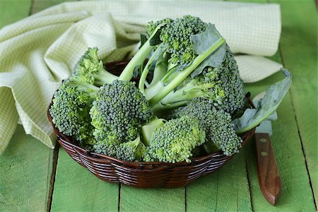 simsearch:400-06429494,k - fresh organic broccoli in a wicker basket Stock Photo - Budget Royalty-Free & Subscription, Code: 400-07771219