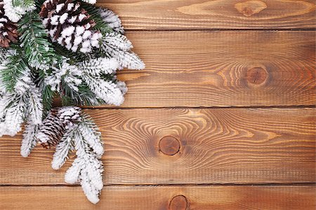 simsearch:400-07299371,k - Christmas fir tree with snow on rustic wooden board with copy space Foto de stock - Super Valor sin royalties y Suscripción, Código: 400-07773253