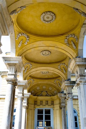 schloss schonbrunn - Schonbrunn Palace architecture details, Vienna Foto de stock - Super Valor sin royalties y Suscripción, Código: 400-07773352