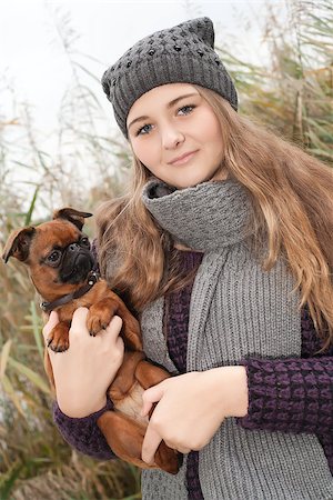 simsearch:400-05352235,k - Young teenage girl is having a nice time in the cold november Photographie de stock - Aubaine LD & Abonnement, Code: 400-07794295