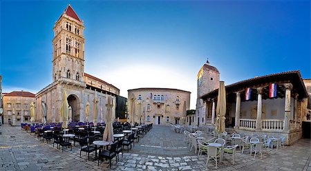 simsearch:400-06919640,k - UNESCO Town of Trogir main square view in Dalmatia, Croatia Foto de stock - Royalty-Free Super Valor e Assinatura, Número: 400-07794437