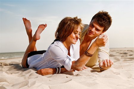 simsearch:400-06360128,k - guy and his girlfriend are on the beach Stock Photo - Budget Royalty-Free & Subscription, Code: 400-07796414