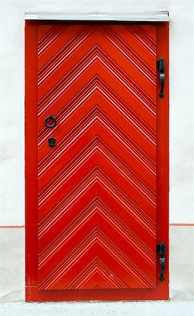 simsearch:400-07173700,k - Red wooden door design Foto de stock - Royalty-Free Super Valor e Assinatura, Número: 400-07791818