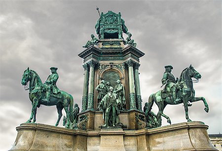 simsearch:400-07773350,k - Maria-Theresa Monument, Vienna Foto de stock - Super Valor sin royalties y Suscripción, Código: 400-07791992