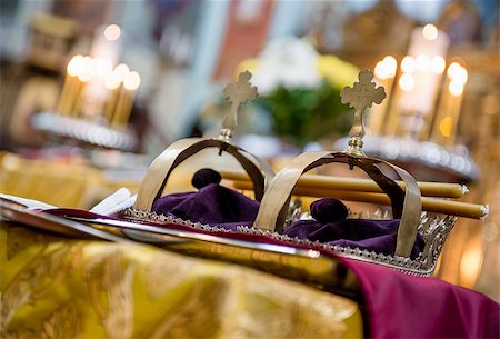 simsearch:400-07090264,k - Golden crowns in orthodox wedding ceremony Stock Photo - Budget Royalty-Free & Subscription, Code: 400-07793885