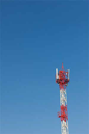 simsearch:400-04766105,k - Telecommunication tower Fotografie stock - Microstock e Abbonamento, Codice: 400-07817035