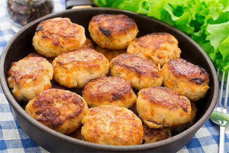 simsearch:400-07478286,k - Delicious cutlets made of fish in a pan Stock Photo - Budget Royalty-Free & Subscription, Code: 400-07817166