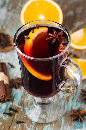 simsearch:400-06464230,k - Glass of mulled wine with orange and spices Foto de stock - Royalty-Free Super Valor e Assinatura, Número: 400-07824267