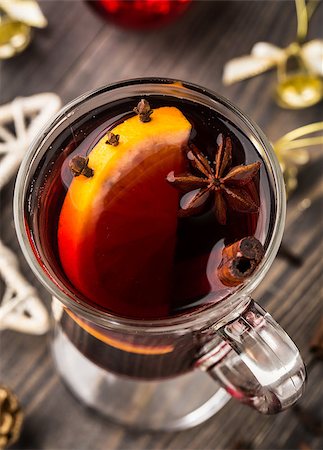 simsearch:400-06464230,k - Glass of mulled wine with orange and spices Foto de stock - Royalty-Free Super Valor e Assinatura, Número: 400-07824269