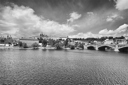 simsearch:400-06393299,k - View on the spring Prague gothic Castle and Old Town, Czech Republic Photographie de stock - Aubaine LD & Abonnement, Code: 400-07824345