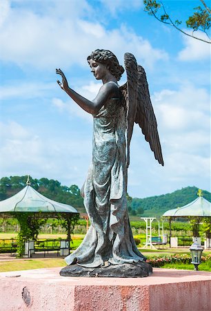 Angels Statue in Chonburi Thailand Photographie de stock - Aubaine LD & Abonnement, Code: 400-07824509