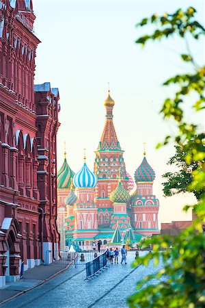 simsearch:400-07772697,k - Beautiful St. Basil's Cathedral on Red Square Foto de stock - Super Valor sin royalties y Suscripción, Código: 400-07825065