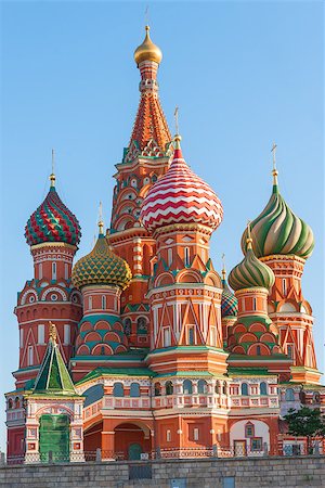 simsearch:400-07772697,k - beautiful dome of St. Basil's Cathedral on Red Square in Moscow Foto de stock - Super Valor sin royalties y Suscripción, Código: 400-07825075