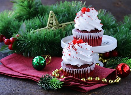 festive red velvet cupcakes Christmas table setting Stock Photo - Budget Royalty-Free & Subscription, Code: 400-07825266