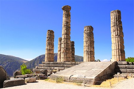 simsearch:400-07833653,k - Ruins of Temple of Apollo in the archaeological site of Delphi, Greece Stockbilder - Microstock & Abonnement, Bildnummer: 400-07826310