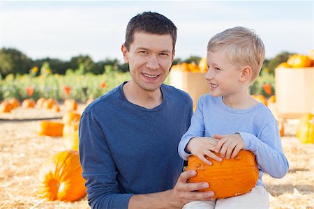 simsearch:400-07916492,k - family of two at pumpkin patch Stock Photo - Budget Royalty-Free & Subscription, Code: 400-07828224