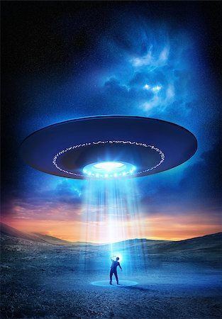 extraterrestre - Out There. A man shields his eyes from the bright UFO above him. Abduction probable! Foto de stock - Super Valor sin royalties y Suscripción, Código: 400-07820739