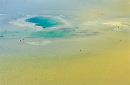 simsearch:400-04059397,k - Unique vivid spring Artist's Palette in Wai-O-Tapu geothermal area, Rotorua, New Zealand Photographie de stock - Aubaine LD & Abonnement, Code: 400-07821458